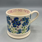 Kleiner Becher Vergissmeinnicht