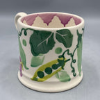 Kleine Tassen Erbsen &amp; Bohnen