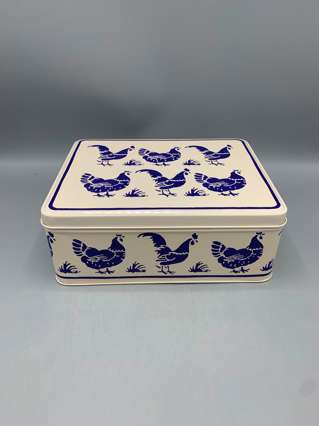 Medium Shallow Tin Blue Hen